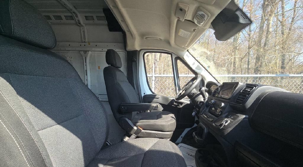 Used 2023 RAM ProMaster 2500 FWD image 3