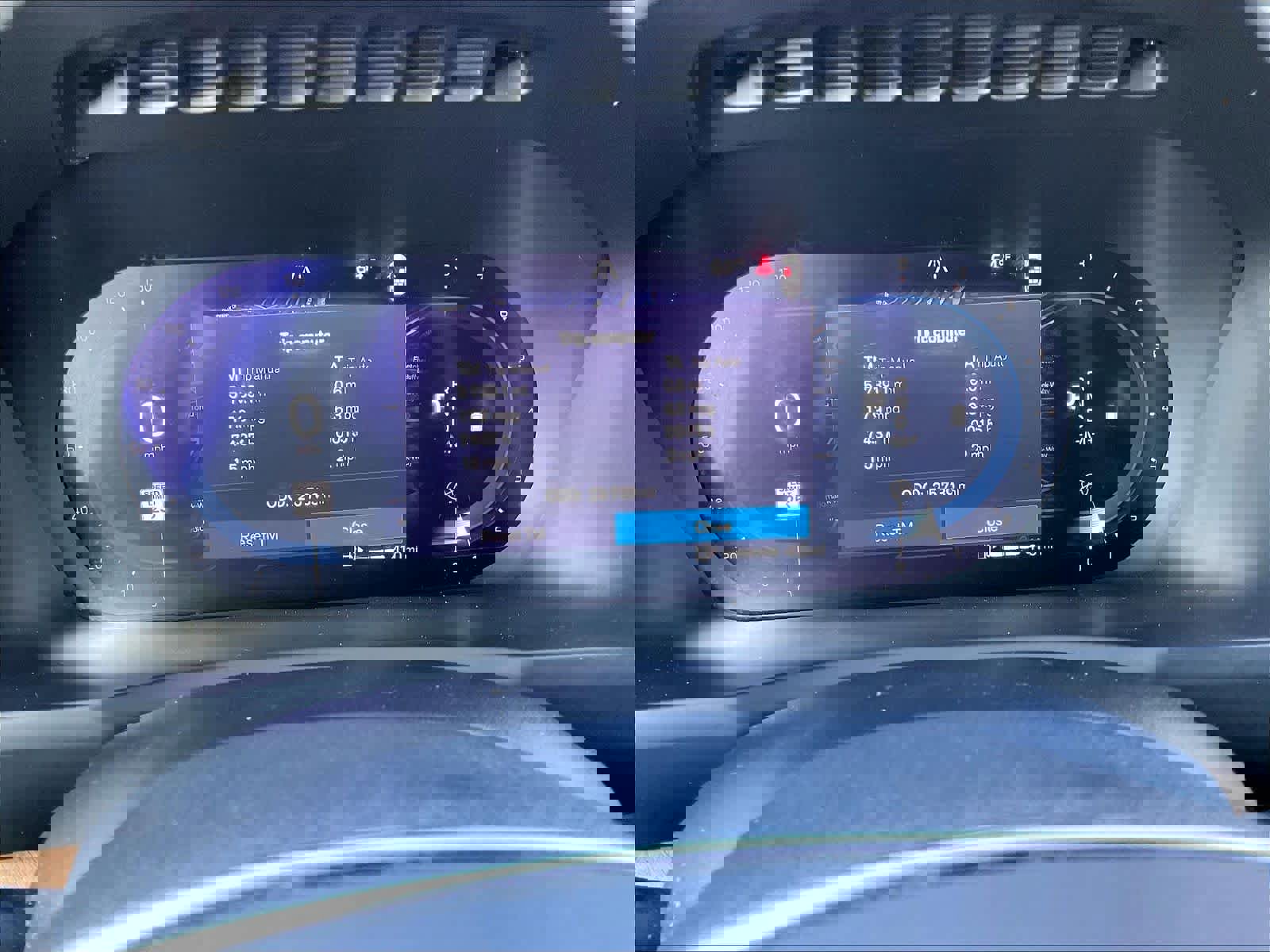 Used 2023 Volvo XC90 B6 Plus w/ Protection Package Premier image 23