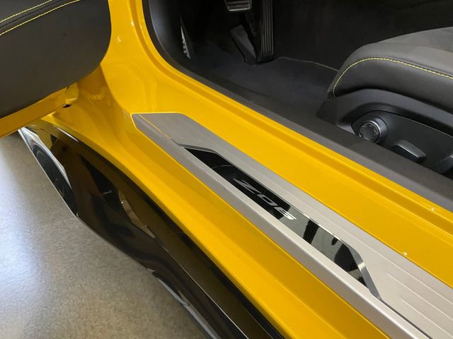 Used 2025 Chevrolet Corvette Z06 RWD image 8