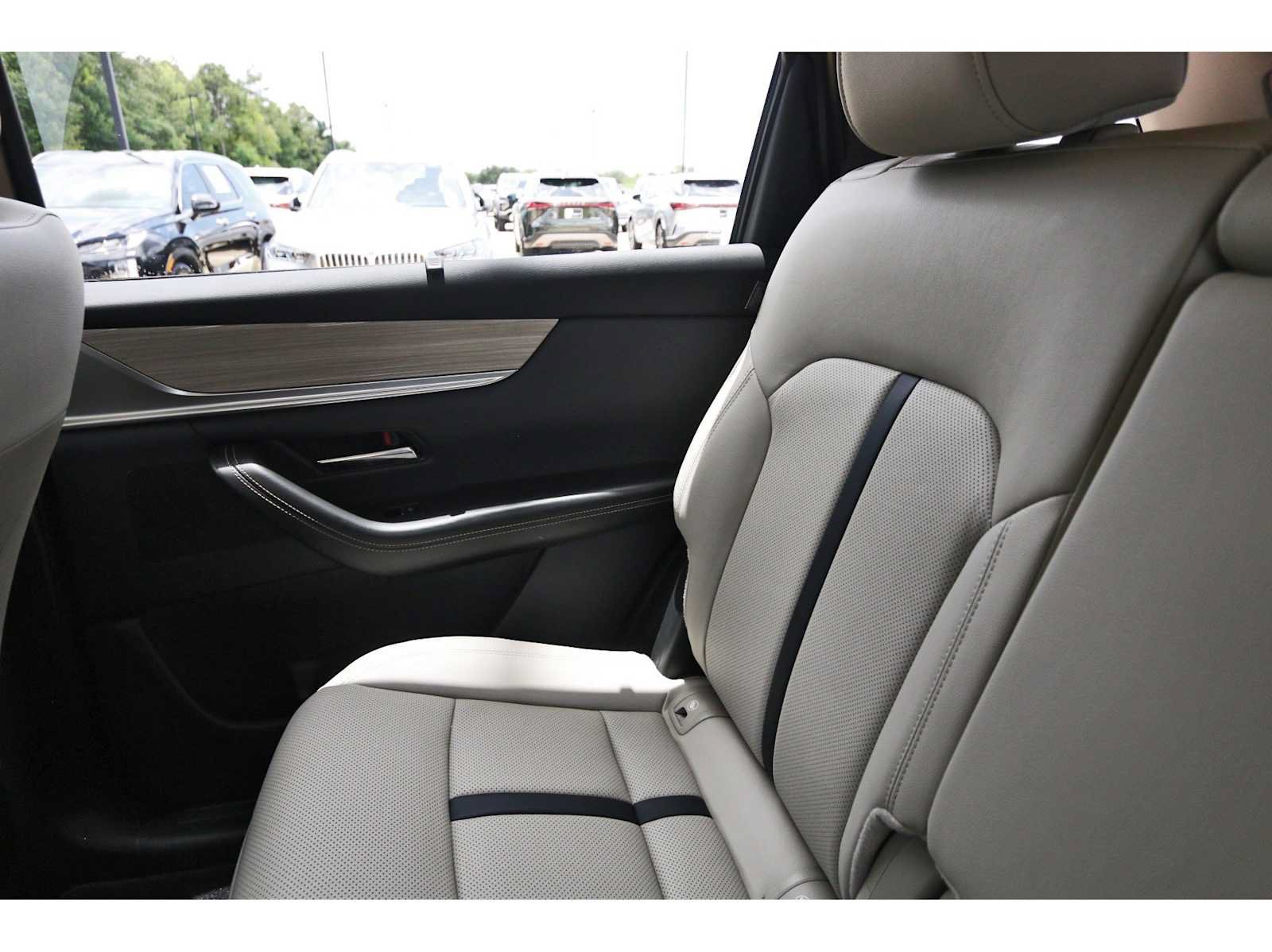 Used 2026 MAZDA CX-90 3.3 Turbo w/ Preferred Package AWD/4WD image 9