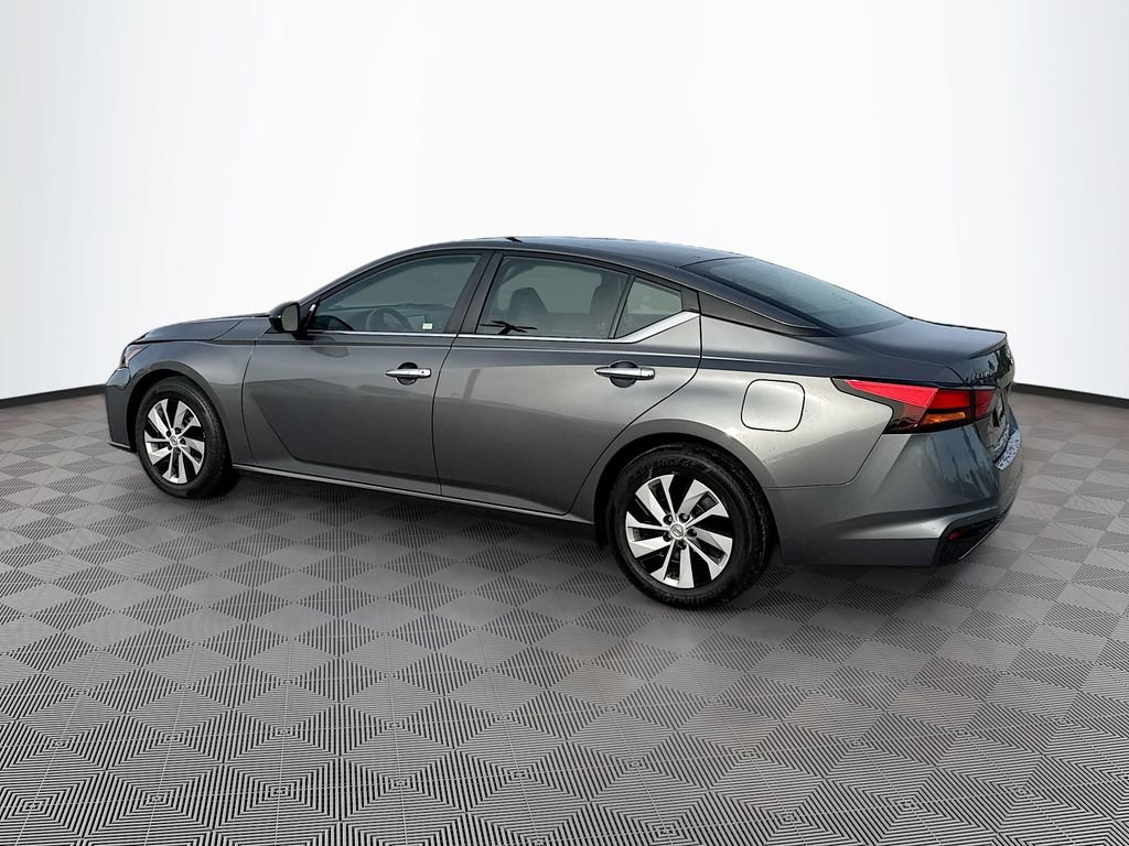 Used 2024 Nissan Altima 2.5 S FWD image 7