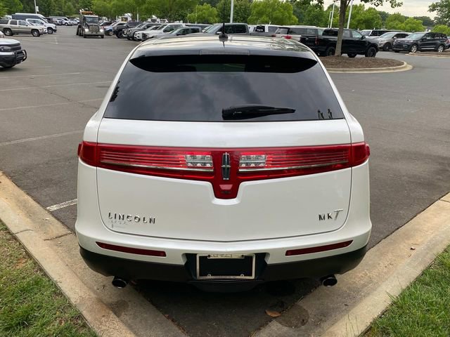 Used 2018 Lincoln MKT AWD image 31