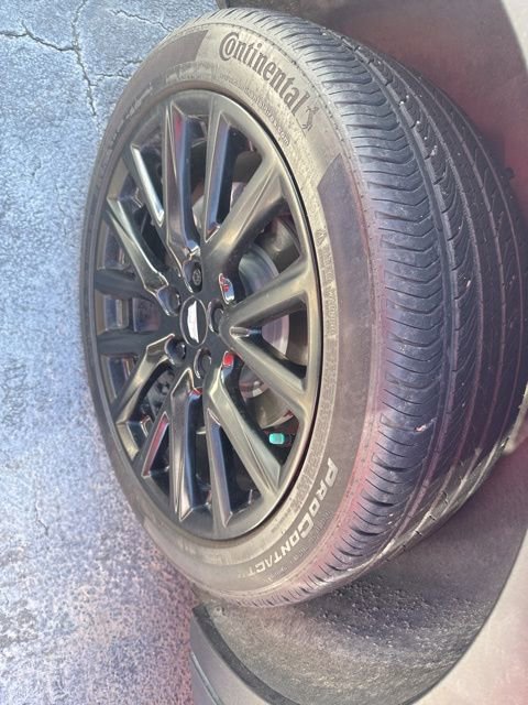 Used 2022 Cadillac XT4 Luxury w/ LPO, ONYX Package FWD image 6