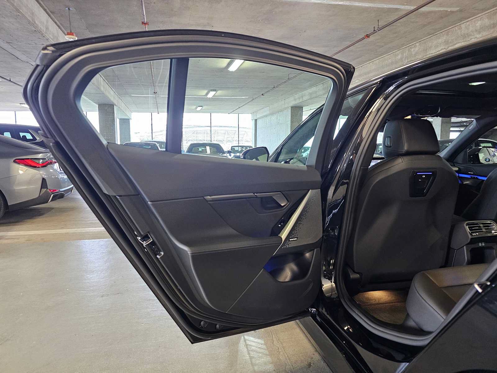 Used 2026 BMW i5 eDrive40 w/ M Sport Package AWD/4WD image 26