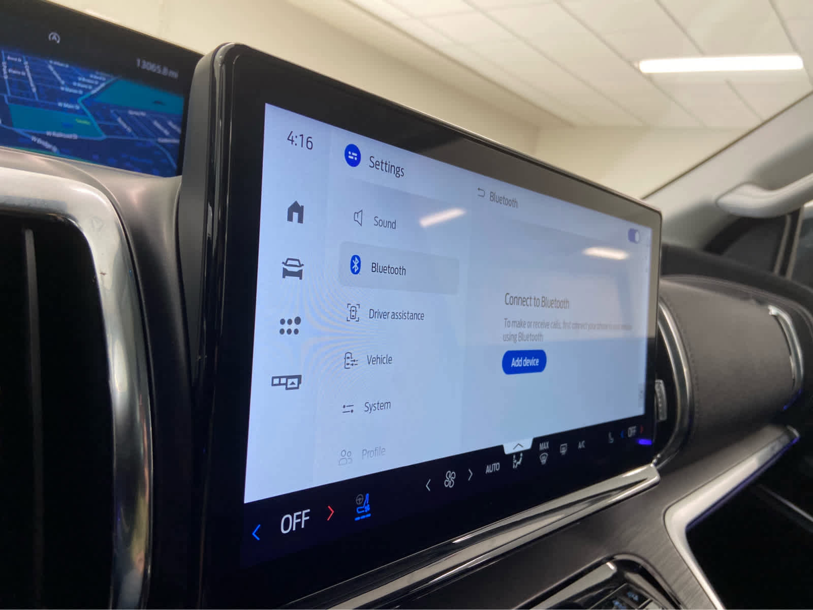 Used 2025 Ford Expedition Platinum image 33