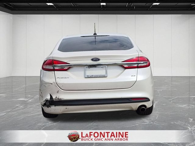 Used 2017 Ford Fusion SE FWD image 6