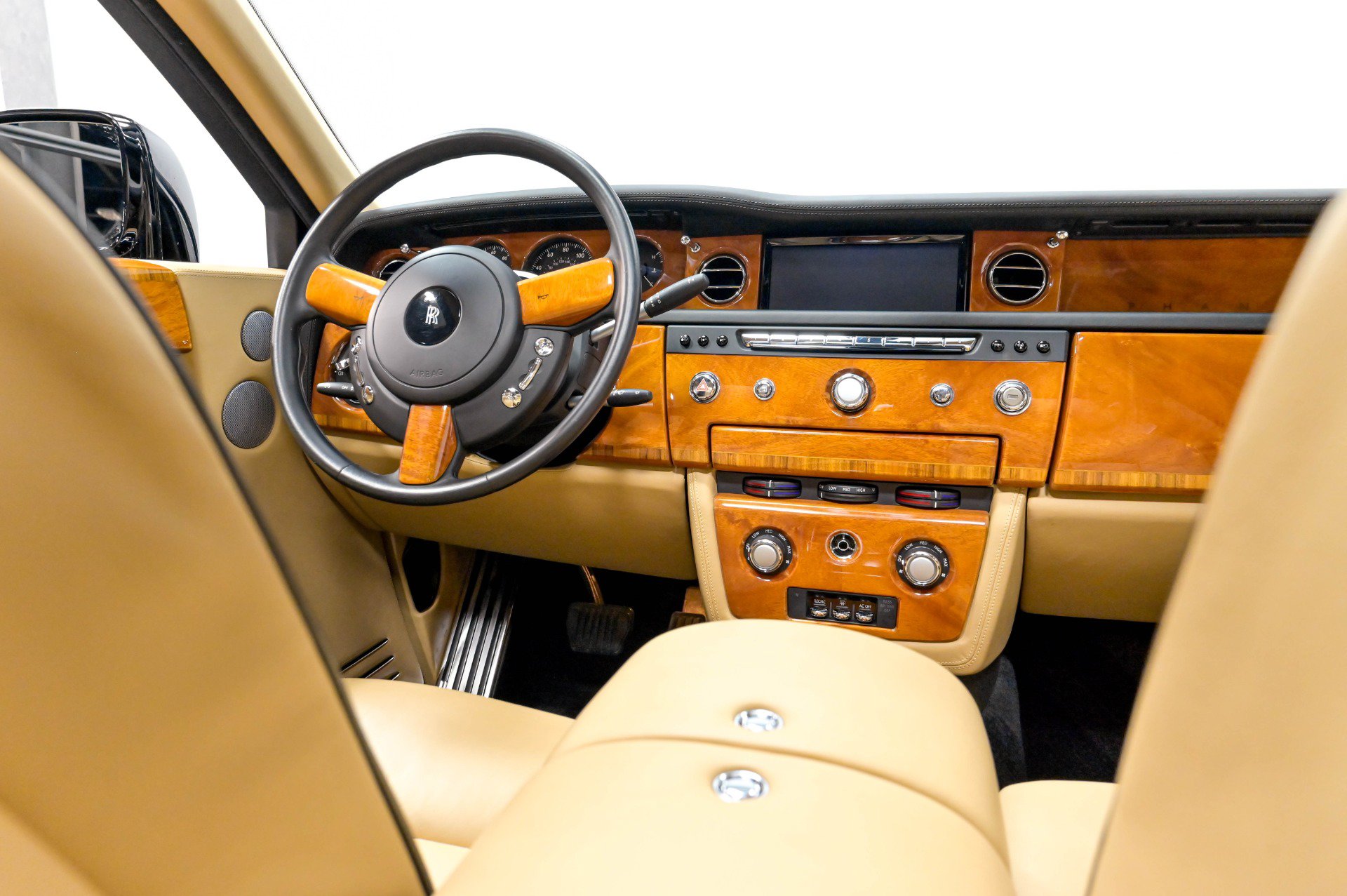 Used 2013 Rolls-Royce Phantom Sedan RWD image 44