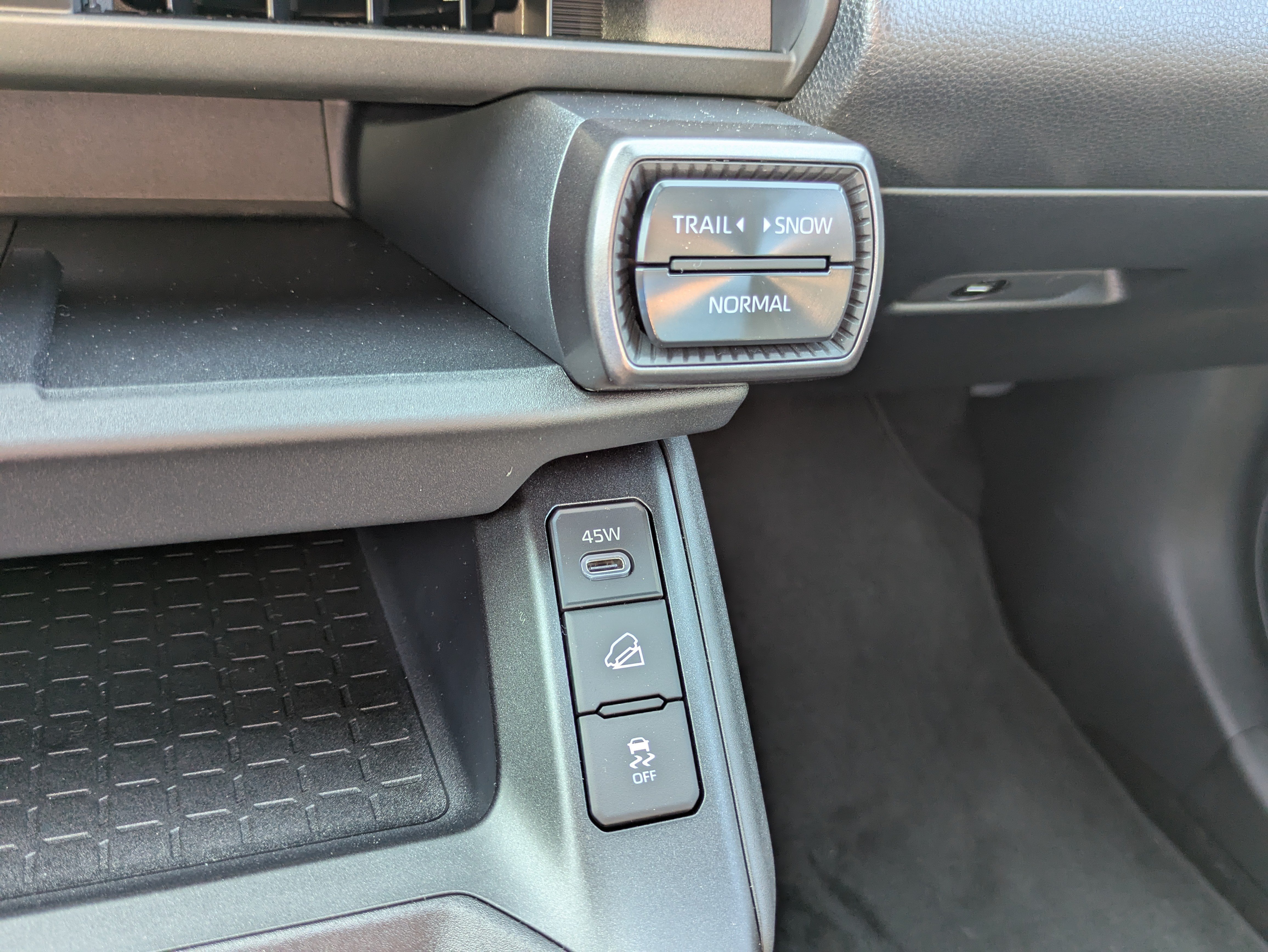 New 2026 Toyota RAV4 XSE AWD/4WD image 20