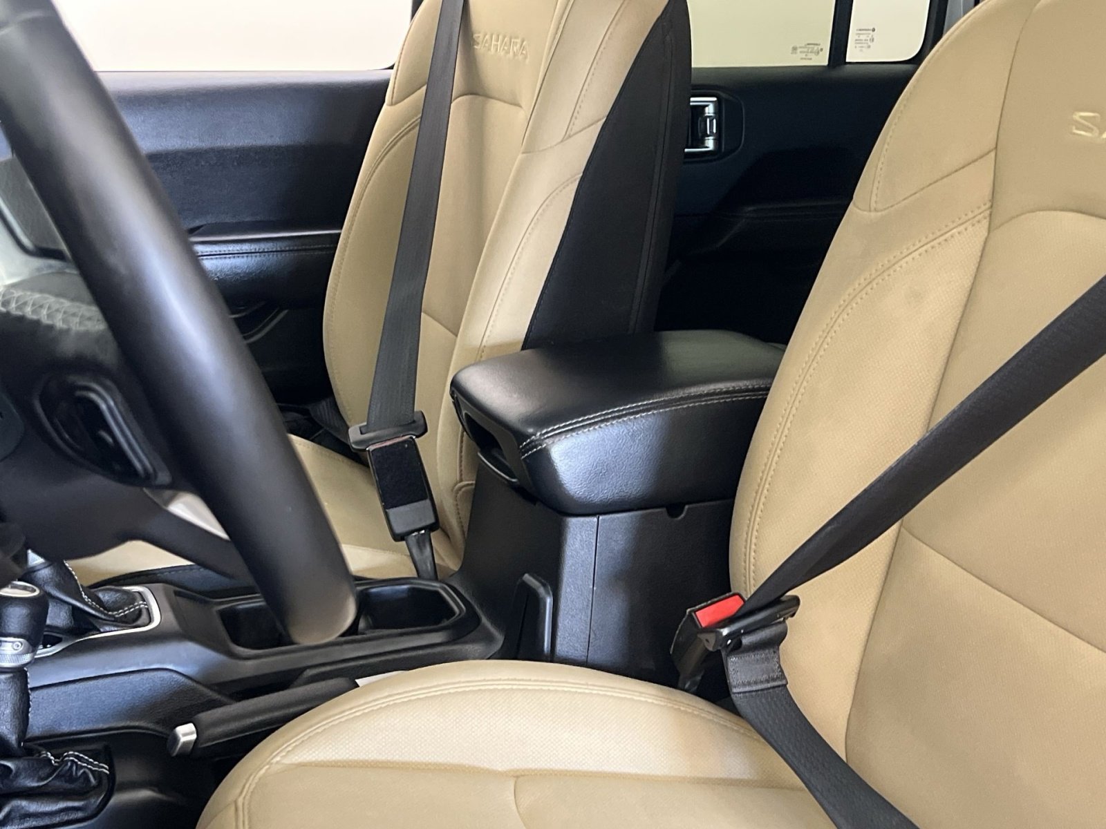 Used 2018 Jeep Wrangler Unlimited Sahara image 21