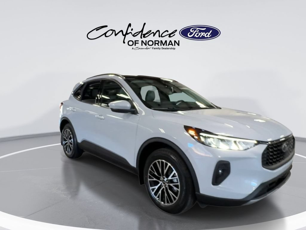New 2025 Ford Escape SE FWD image 2