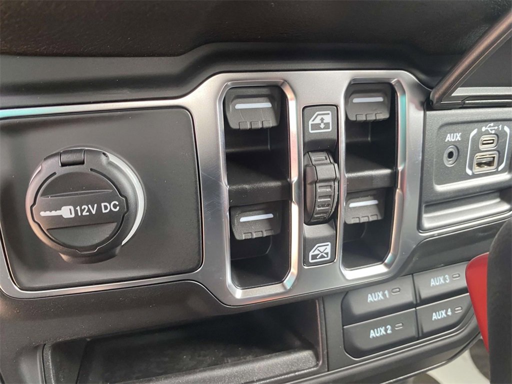 New 2025 Jeep Gladiator Sport image 13