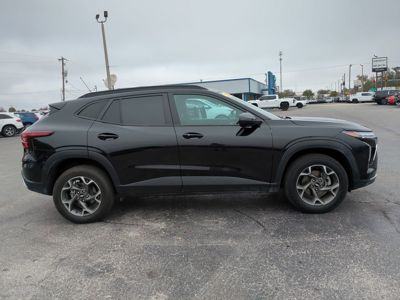 Certified 2025 Chevrolet Trax LT w/ Driver Confidence Package image 3