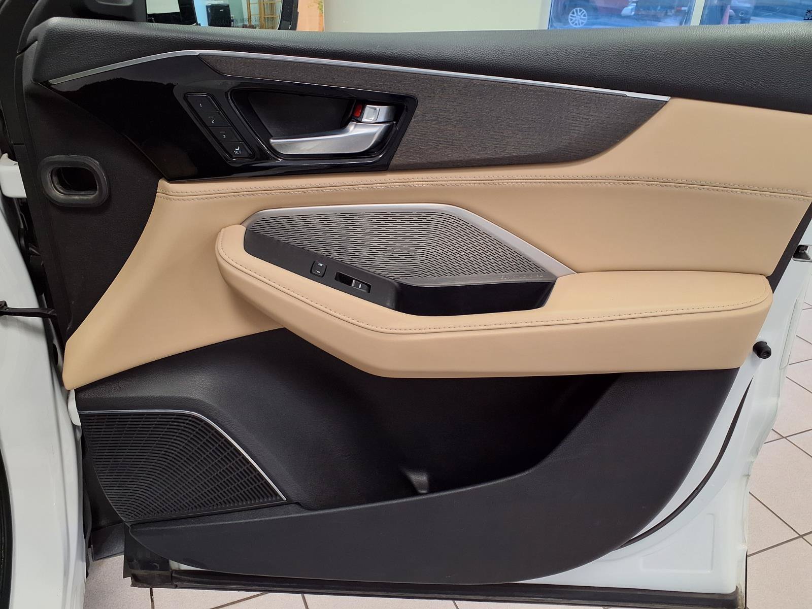 Used 2022 Acura MDX w/ Advance Package AWD/4WD image 12