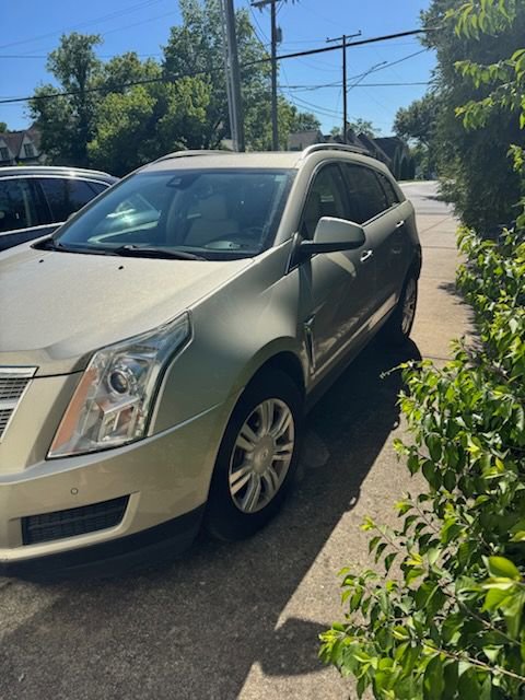 Used 2013 Cadillac SRX Luxury w/ Driver Awareness Package FWD image 2