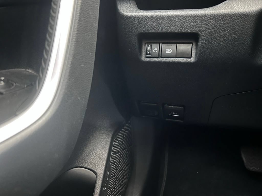 Used 2023 Toyota RAV4 XLE AWD/4WD image 19
