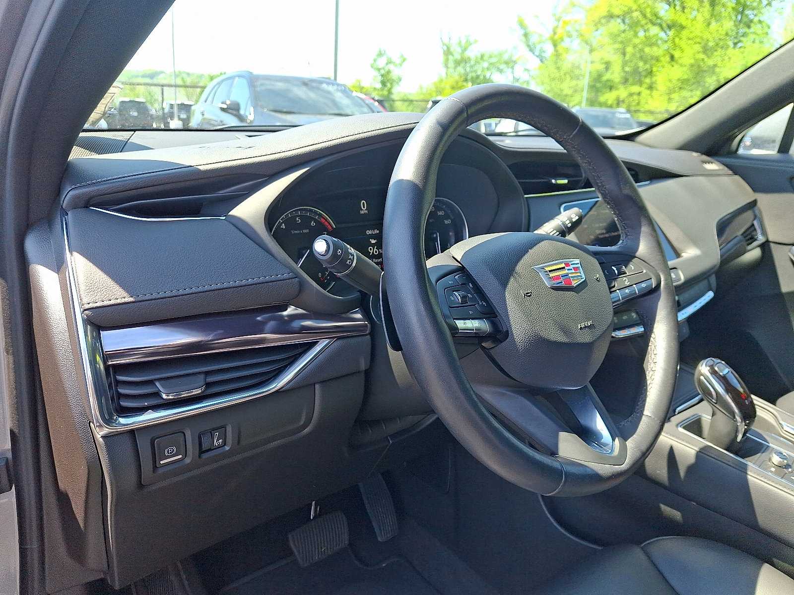Certified 2023 Cadillac XT4 Luxury w/ Cold Weather Package AWD/4WD image 16