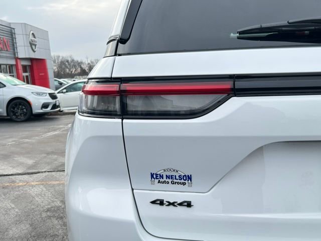 New 2026 Jeep Grand Cherokee Laredo image 9