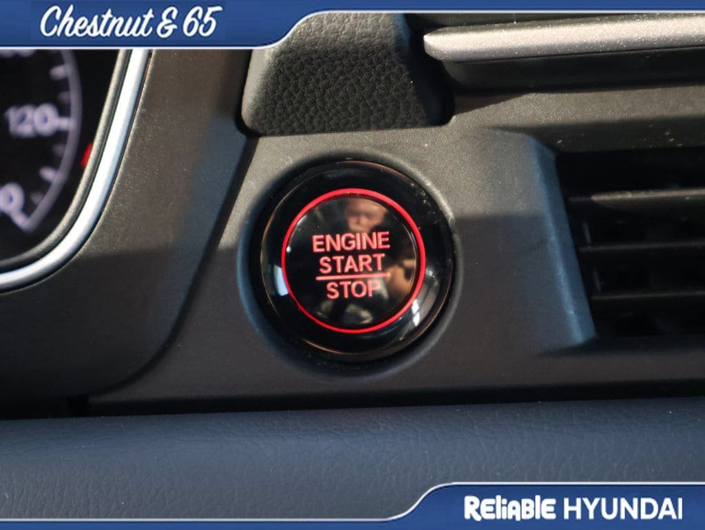 Used 2025 Honda Pilot Sport image 32