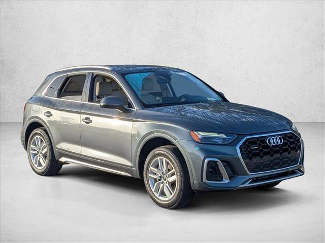 Used 2023 Audi Q5 2.0T Premium w/ Convenience Package AWD/4WD image 3