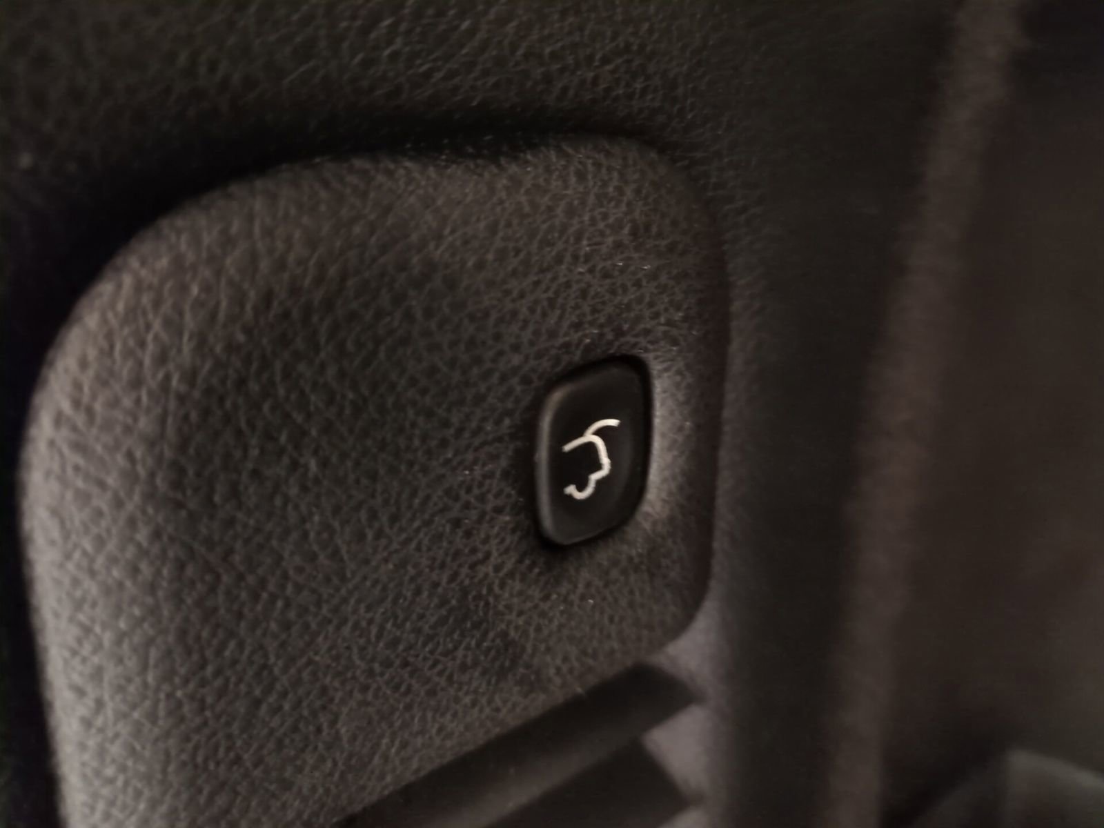 Used 2018 Dodge Durango SXT w/ Quick Order Package 2BB image 15