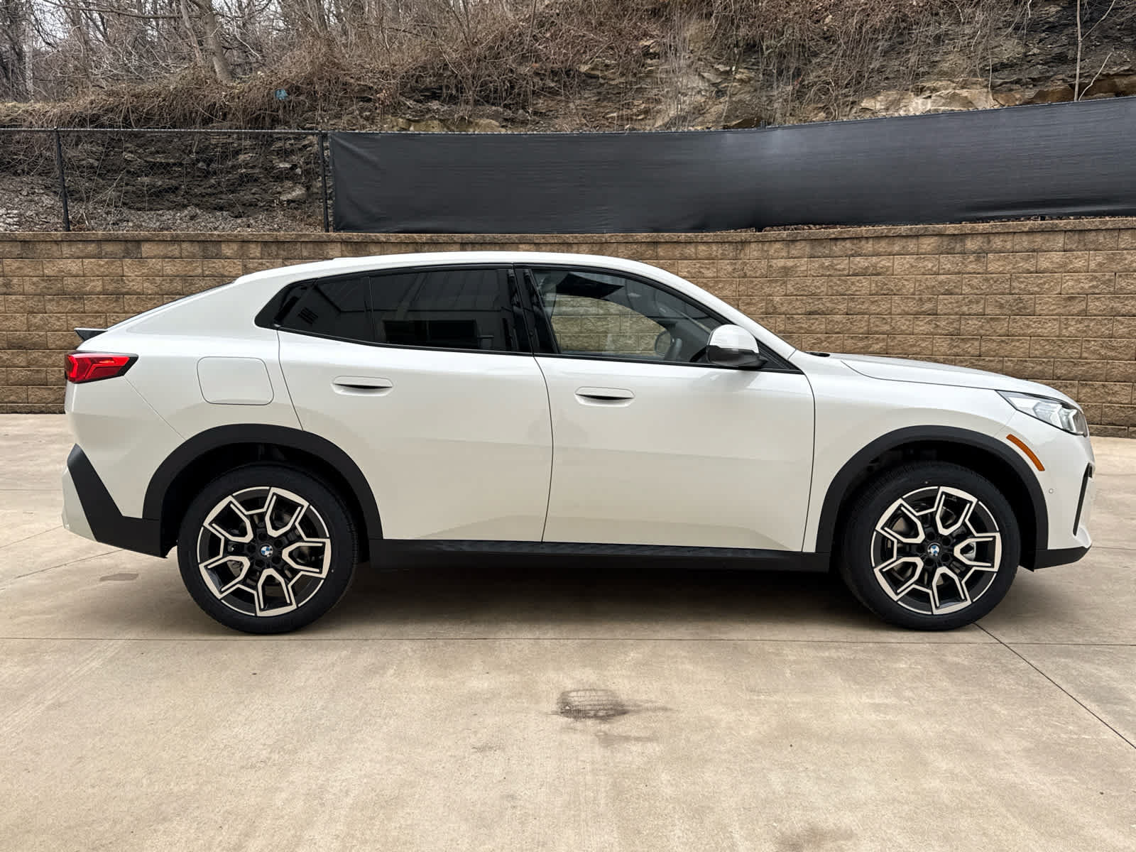 Used 2026 BMW X2 xDrive28i w/ Convenience Package AWD/4WD image 7