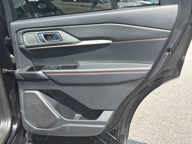 Used 2025 Ford Explorer ST-Line AWD/4WD image 18