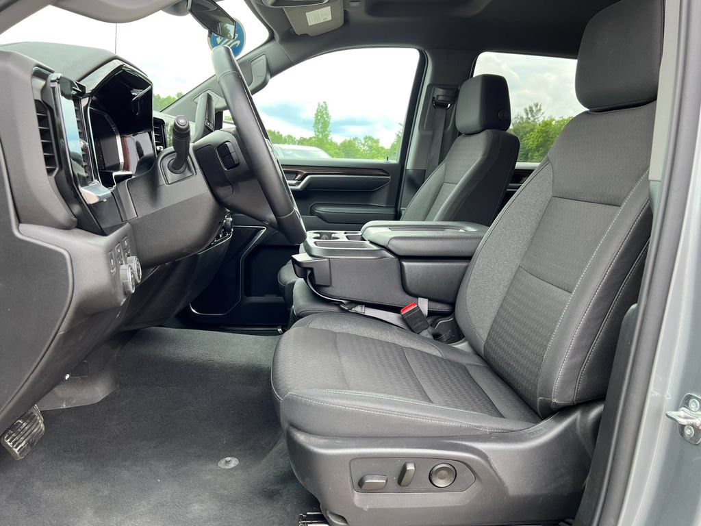 Used 2026 Chevrolet Silverado 1500 RST AWD/4WD image 3