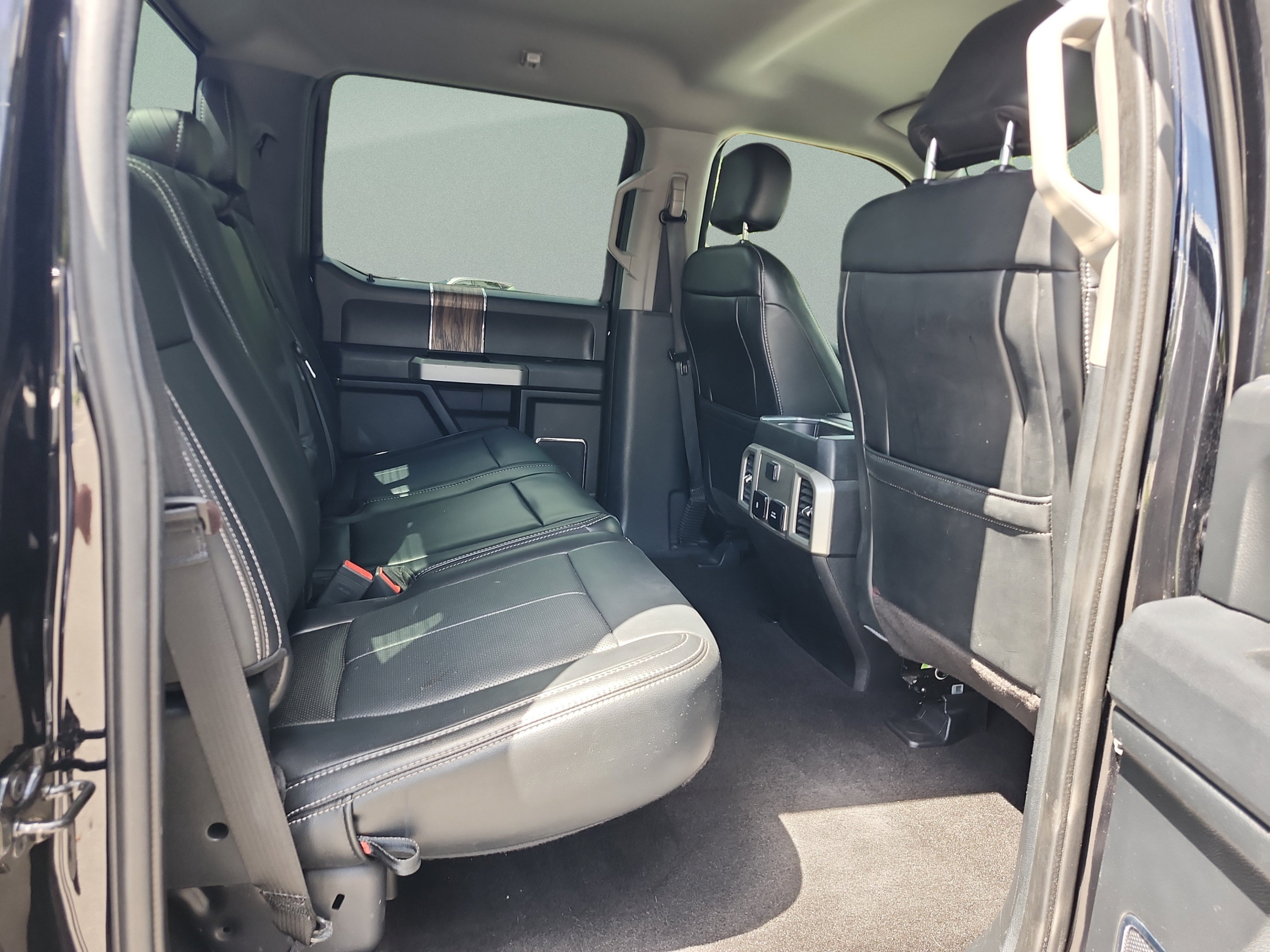 Used 2019 Ford F150 Lariat w/ Trailer Tow Package RWD image 20