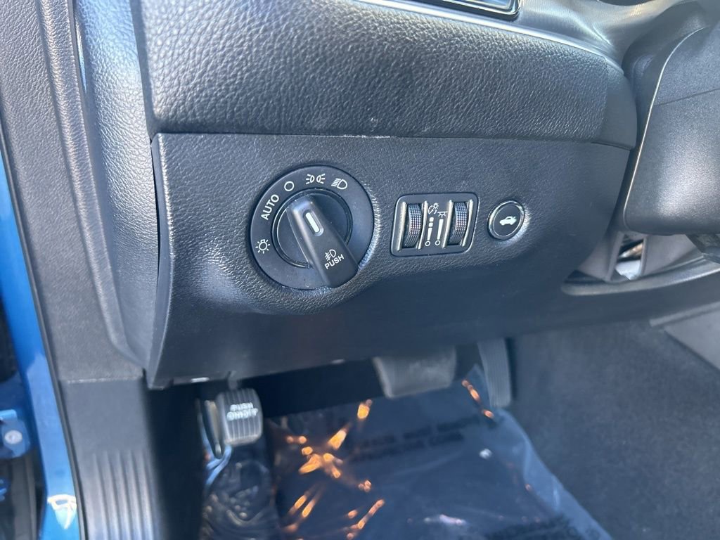 Certified 2022 Dodge Challenger SXT w/ Blacktop Package image 32