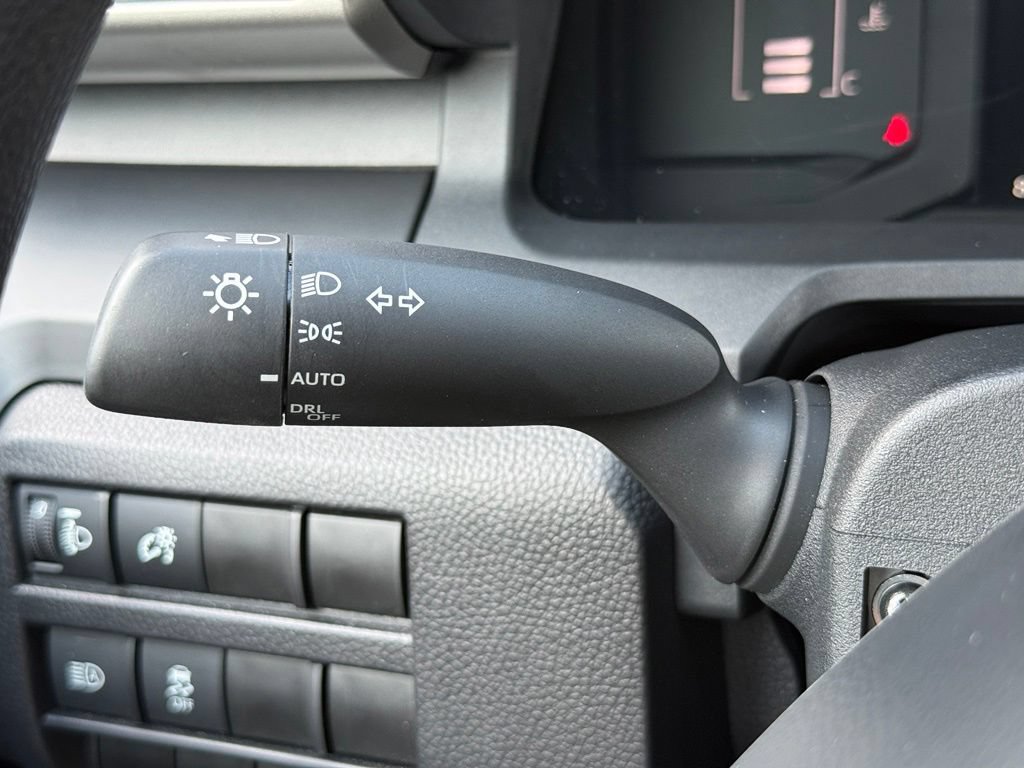 Certified 2025 Toyota Tacoma SR AWD/4WD image 16