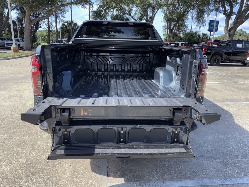 Used 2025 Chevrolet Silverado EV LT AWD/4WD image 20