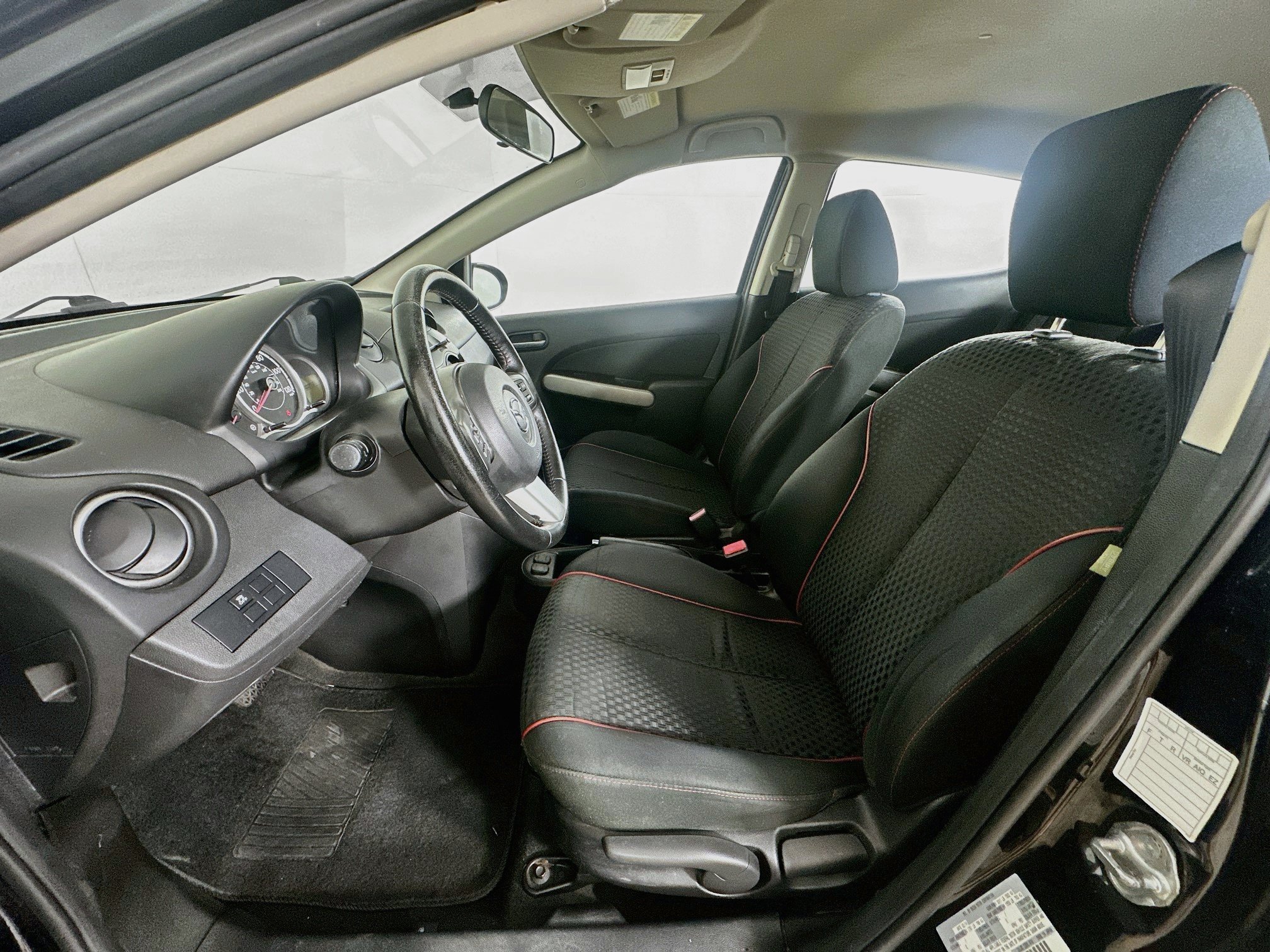 Used 2014 MAZDA MAZDA2 Touring FWD image 13