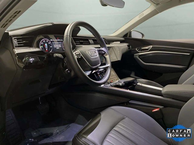 Used 2023 Audi e-tron Premium Plus image 17