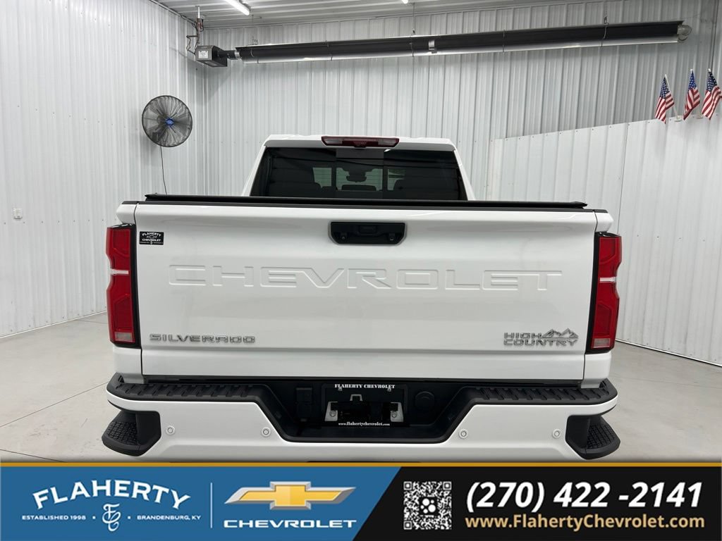 Used 2025 Chevrolet Silverado 2500 High Country w/ High Country Premium Package AWD/4WD image 4