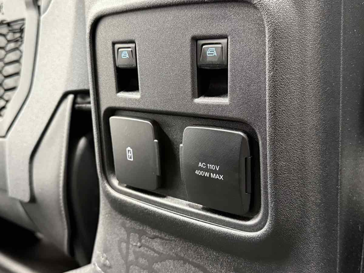 Used 2022 Ford Bronco Black Diamond image 31