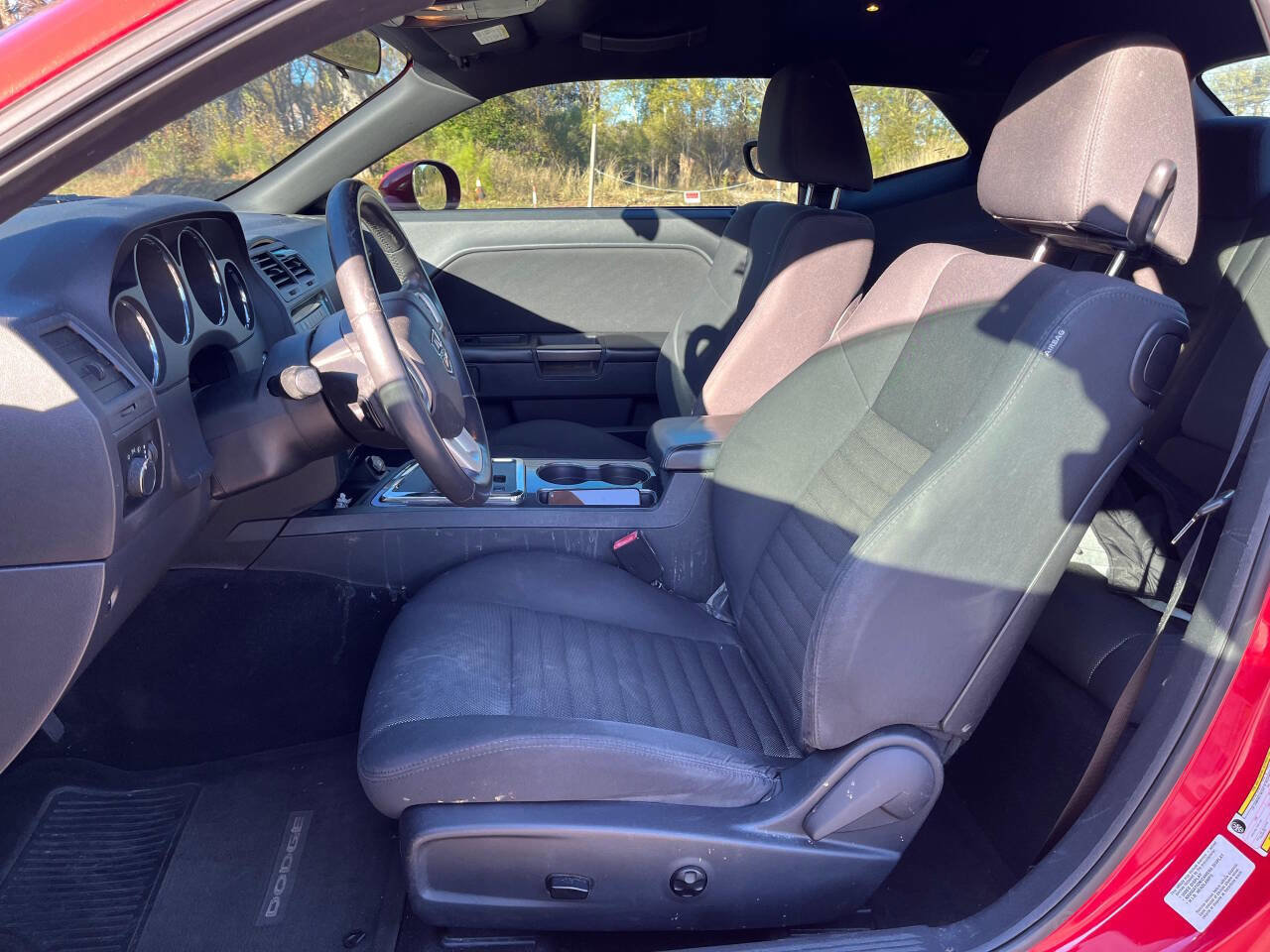 Used 2013 Dodge Challenger SXT image 18