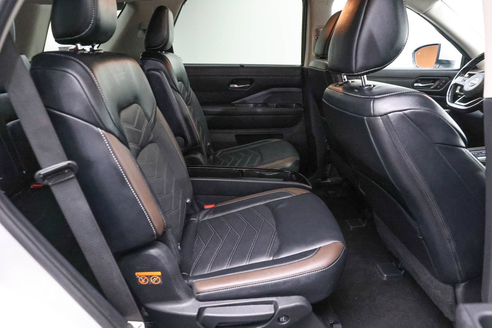 Used 2023 Nissan Pathfinder Platinum AWD/4WD image 23