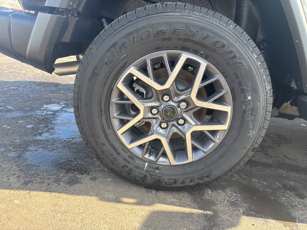 Used 2025 Jeep Wrangler Unlimited Sahara AWD/4WD image 50