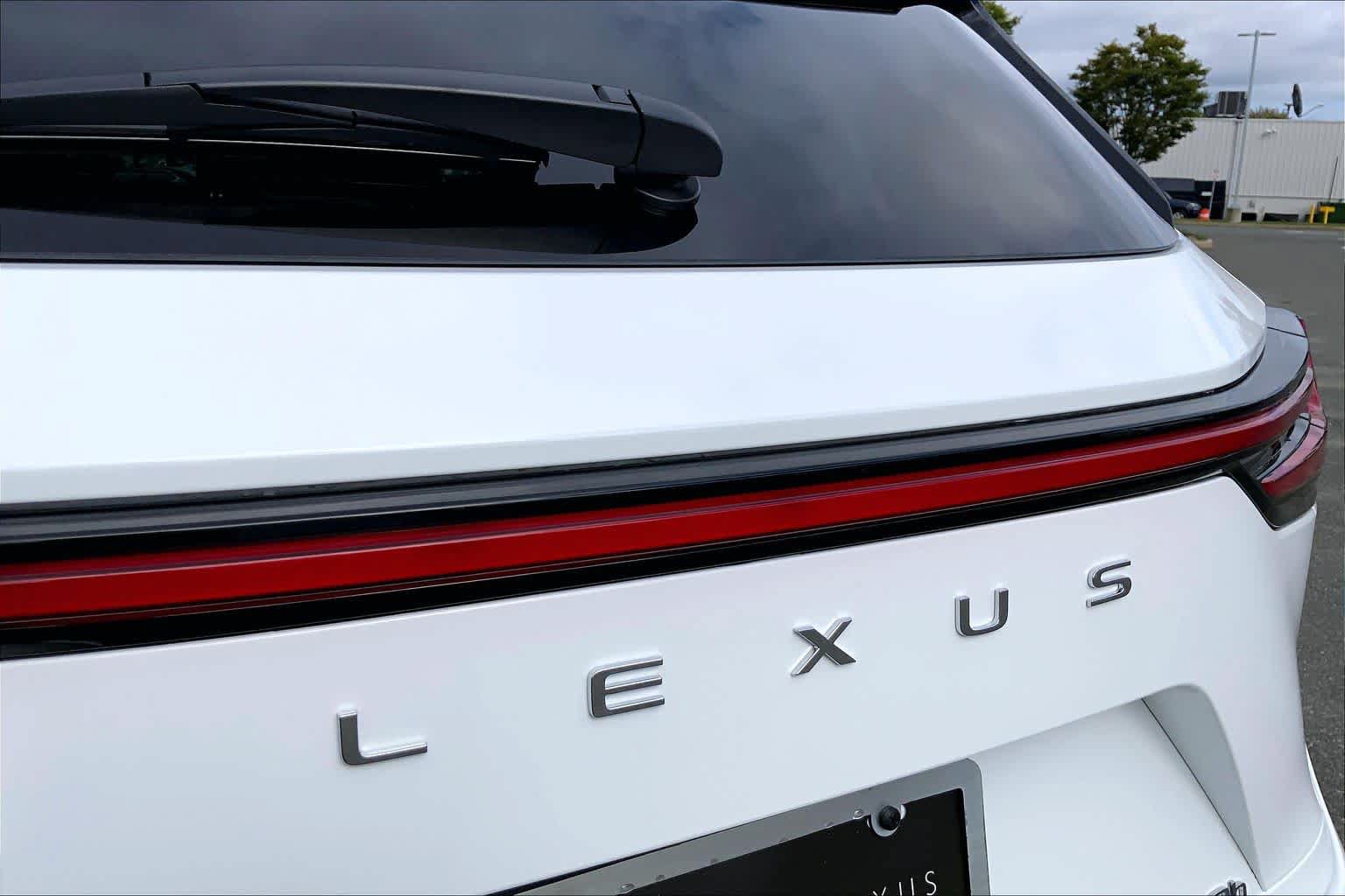Certified 2026 Lexus NX 350h AWD w/ Accessory Package (Z1) image 31