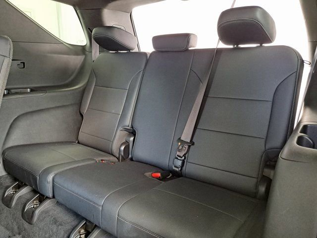 Used 2025 Chevrolet Traverse LT image 28