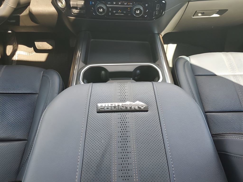 Used 2024 Chevrolet Silverado 2500 High Country w/ Technology Package image 24