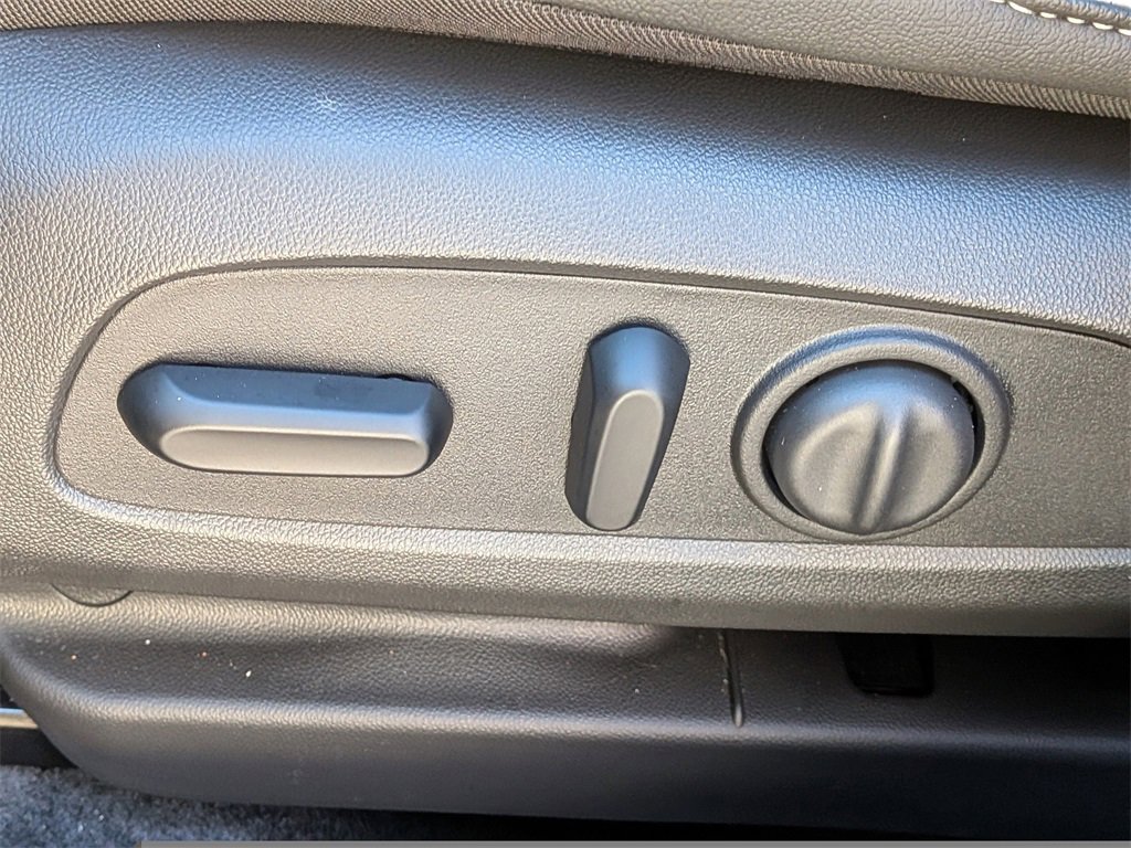 Used 2025 Buick Envista Preferred w/ Convenience I Package image 21