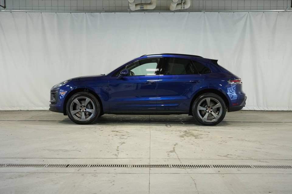 Certified 2026 Porsche Macan AWD/4WD image 2