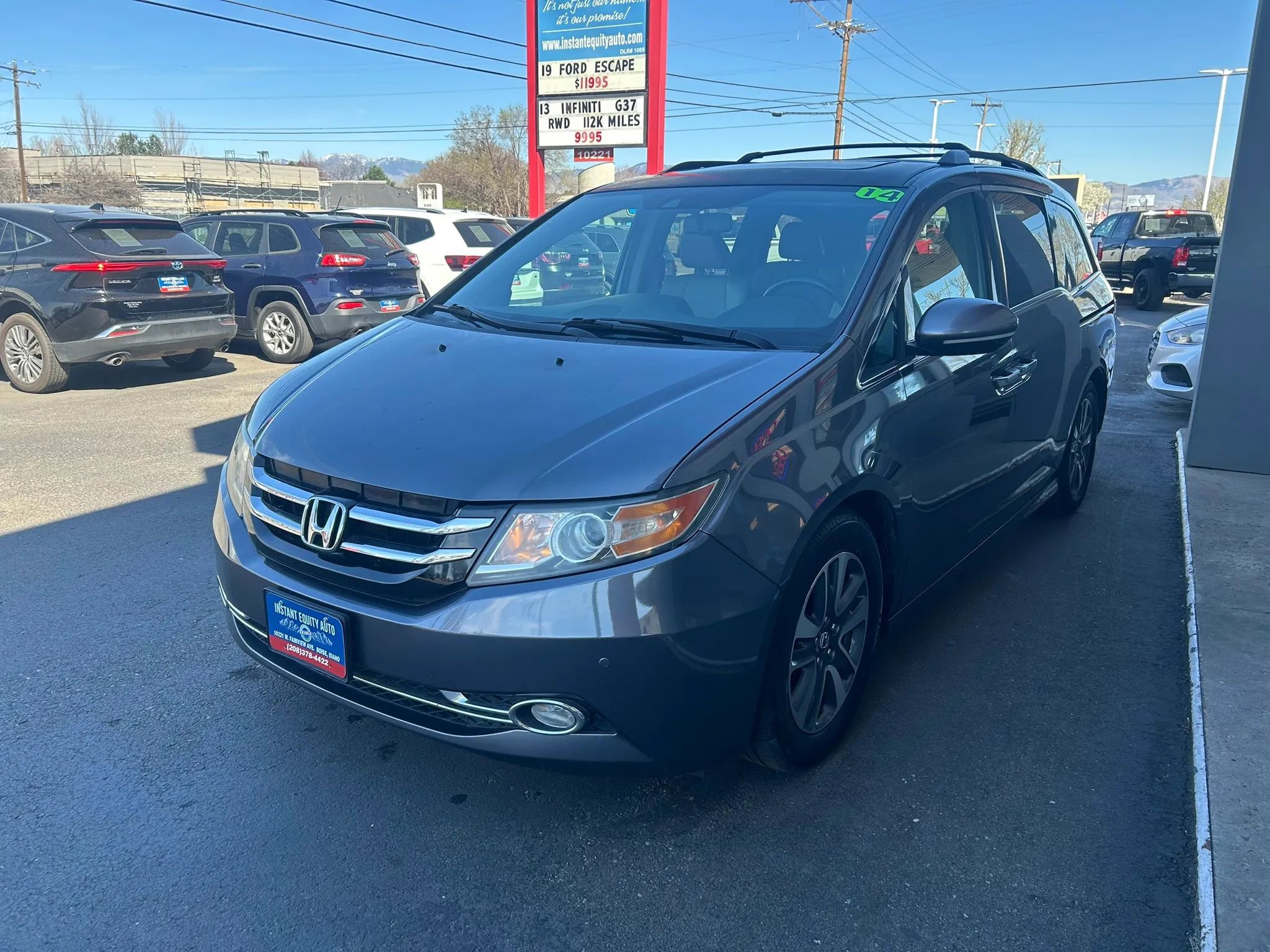Used 2014 Honda Odyssey Touring image 2