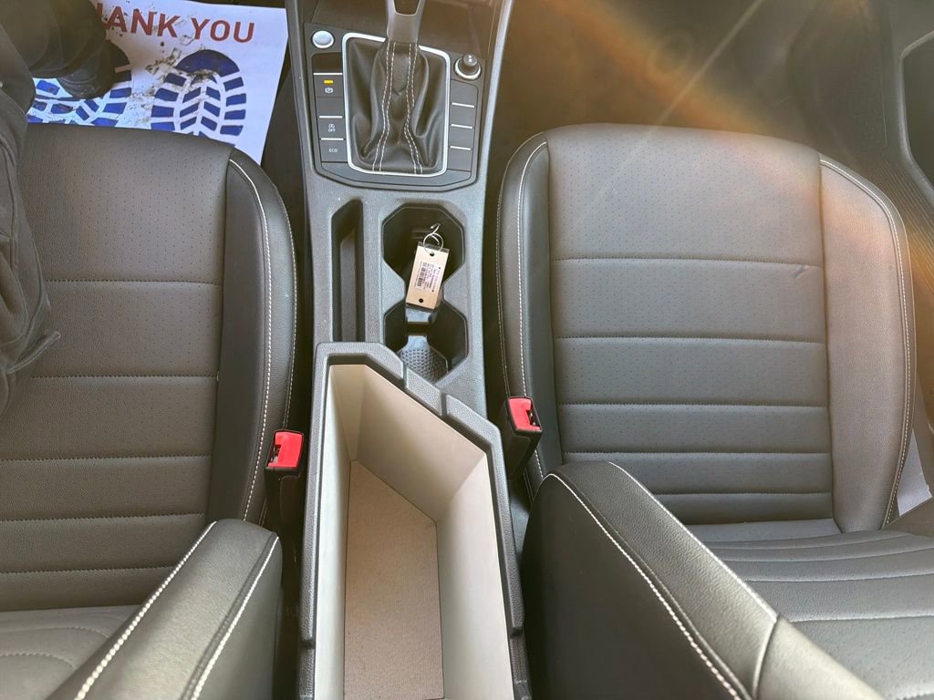 Used 2023 Volkswagen Jetta SE w/ Panoramic Sunroof Package image 29