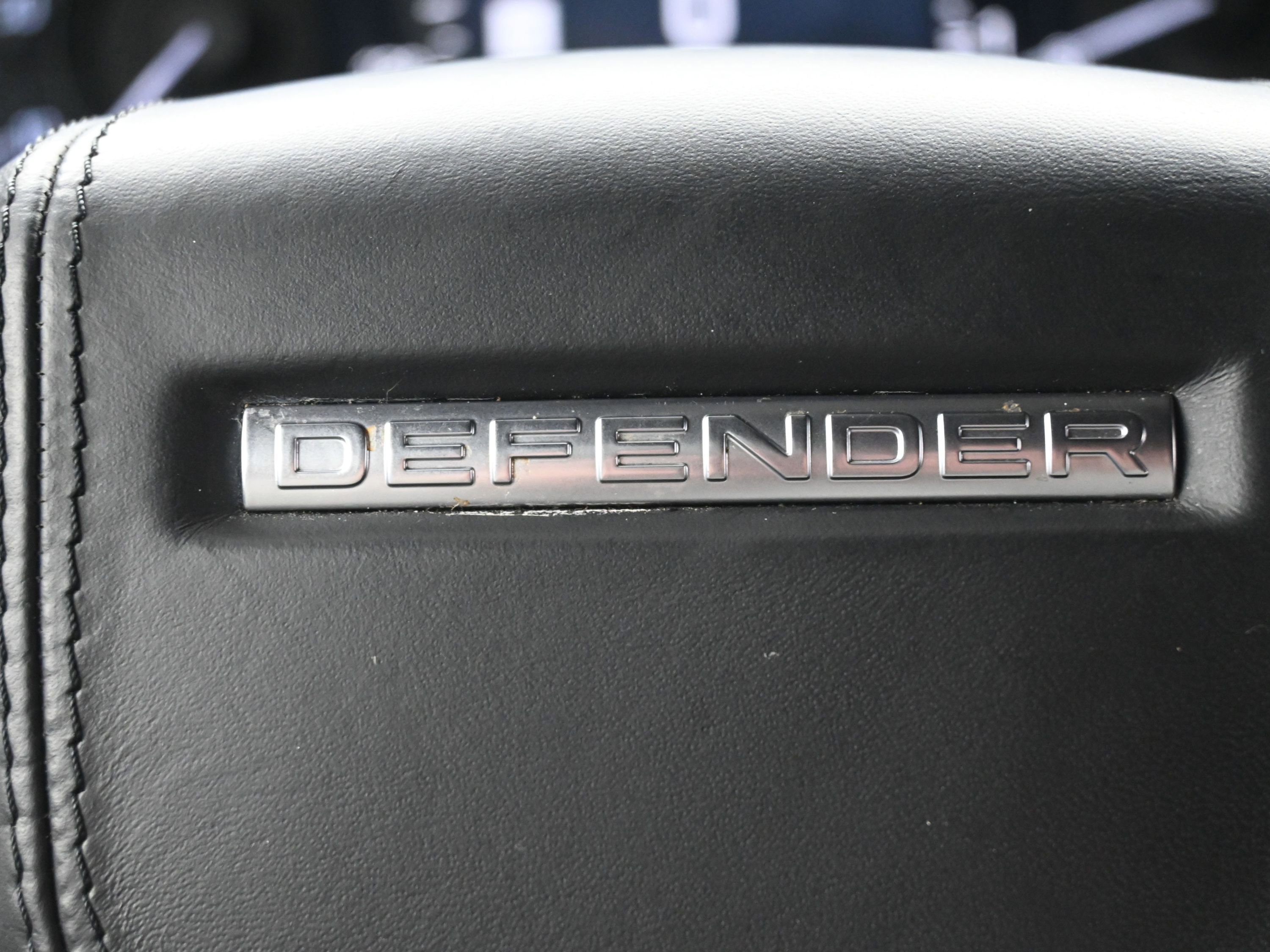Used 2023 Land Rover Defender 110 X-Dynamic SE image 23