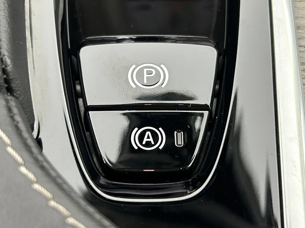 Used 2024 Volvo XC90 B6 Ultimate w/ Lounge Package AWD/4WD image 26