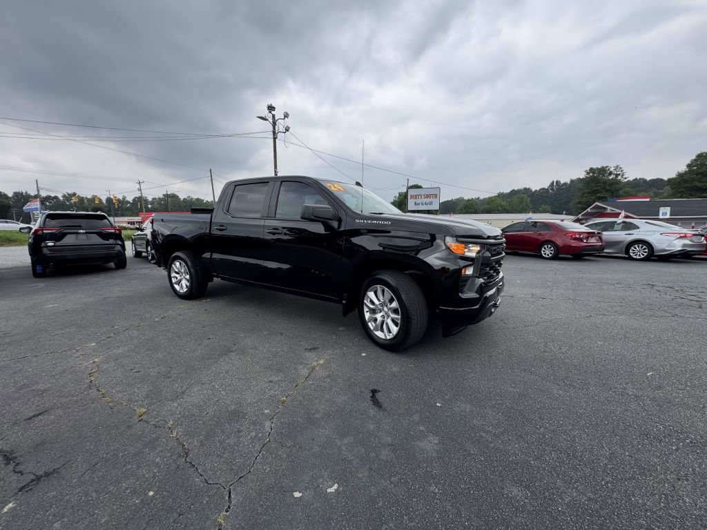Used 2024 Chevrolet Silverado 1500 Custom image 2