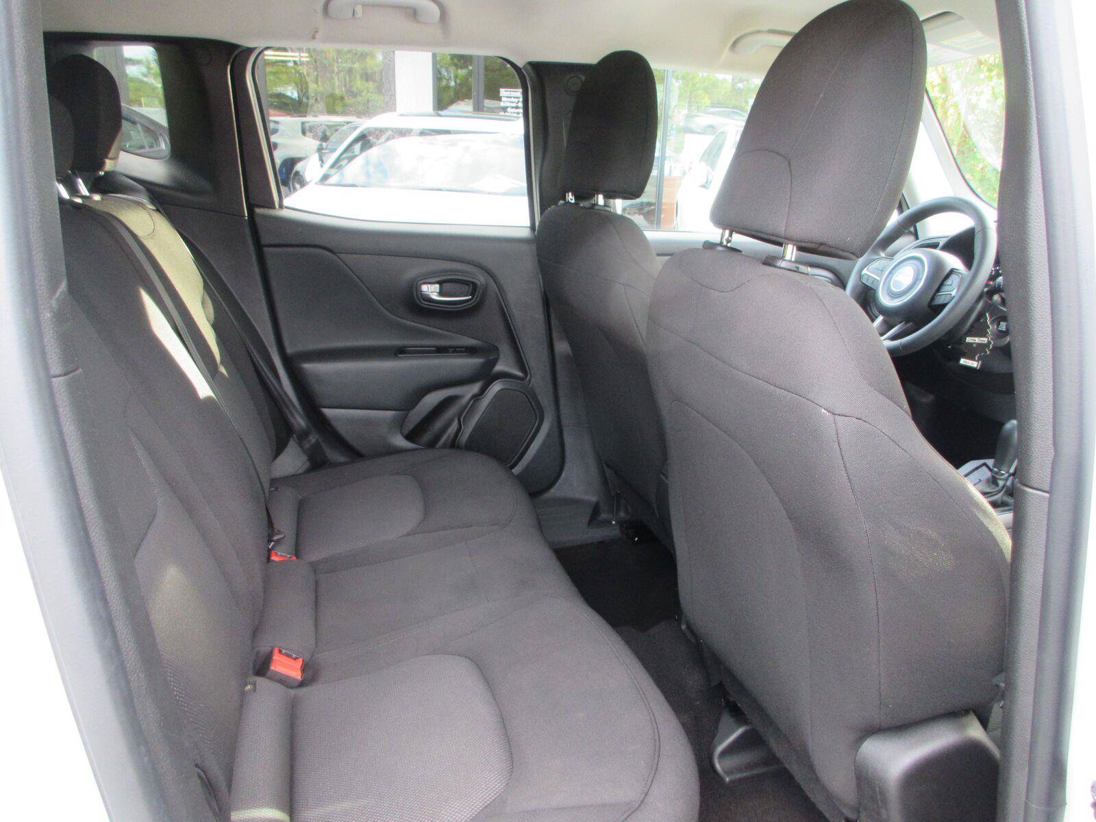 Used 2022 Jeep Renegade Sport w/ Sport Appearance Group FWD image 18