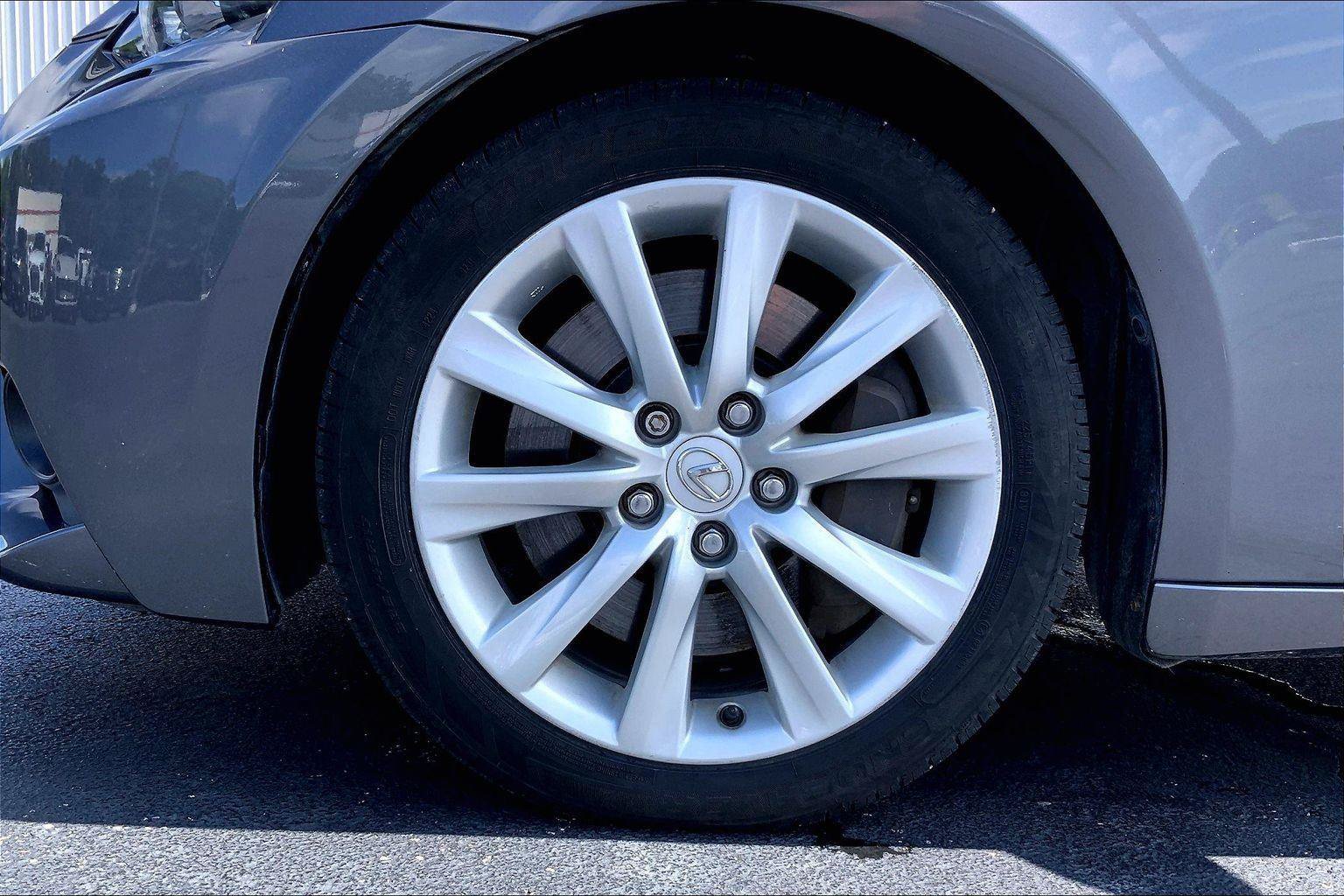 Used 2016 Lexus IS 300 AWD w/ Premium Package image 9
